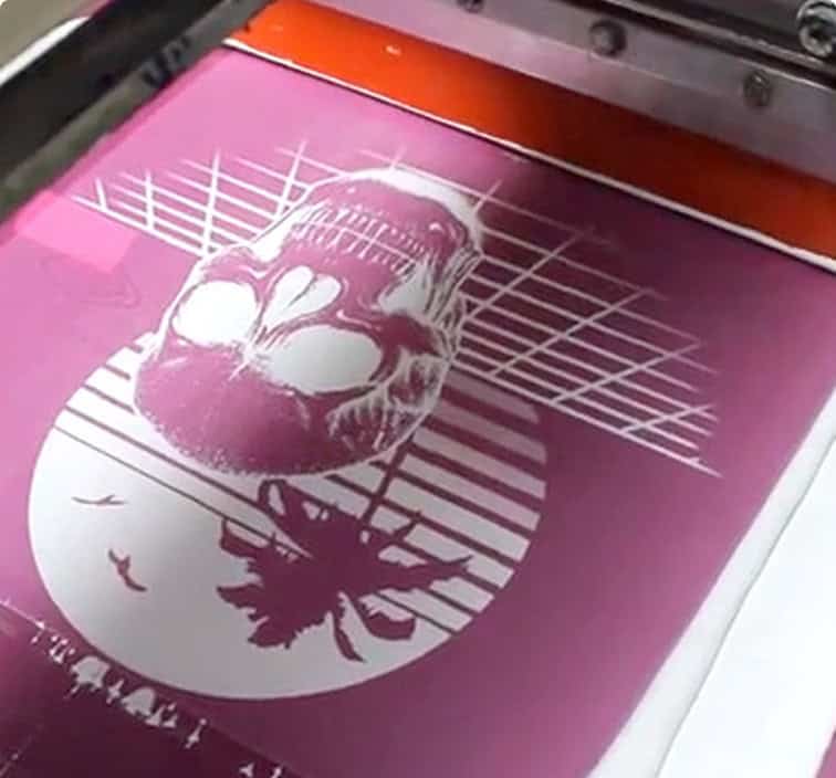 Screen printing screen with ink during a print run